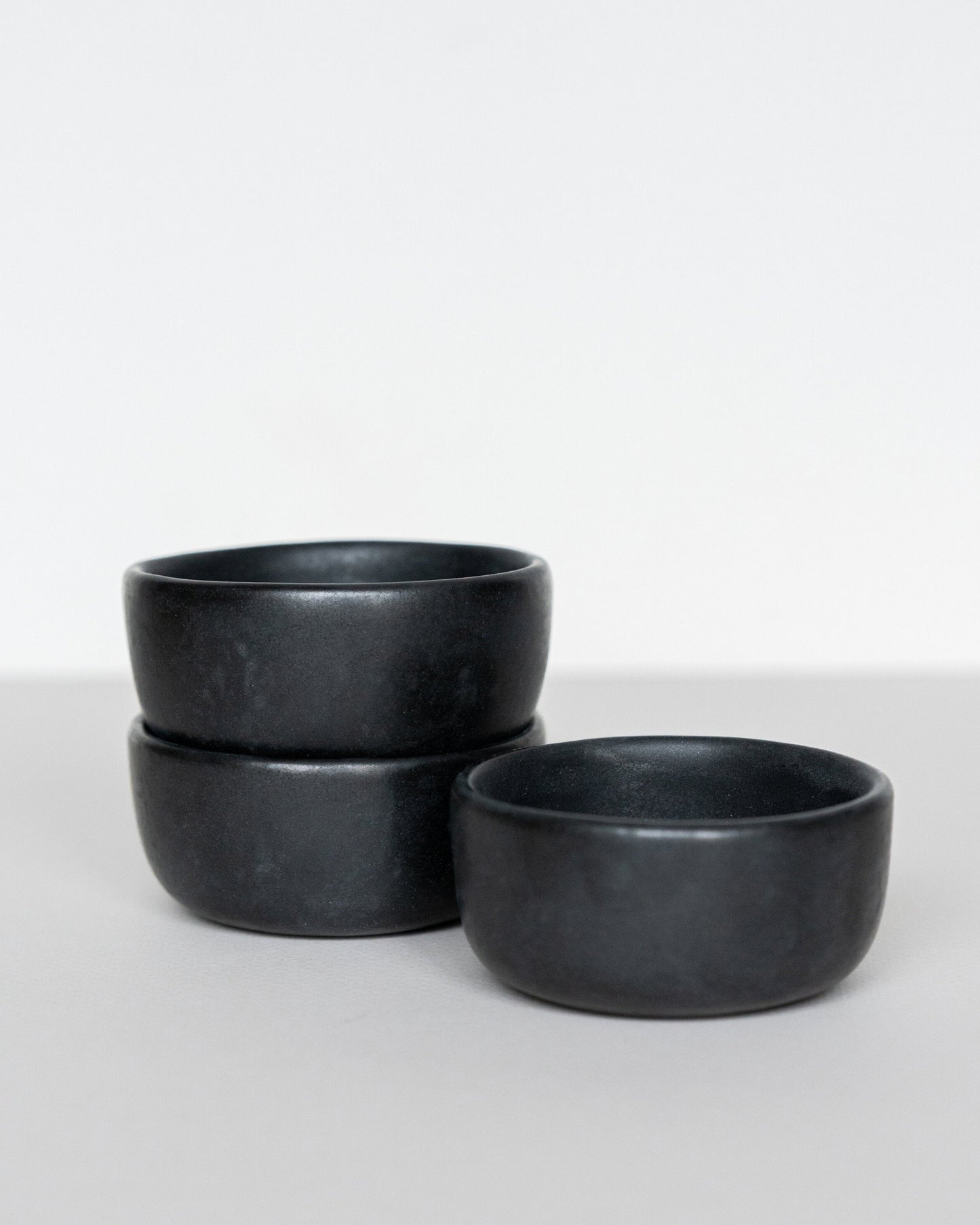 Black Matte Stoneware Pinch Bowl