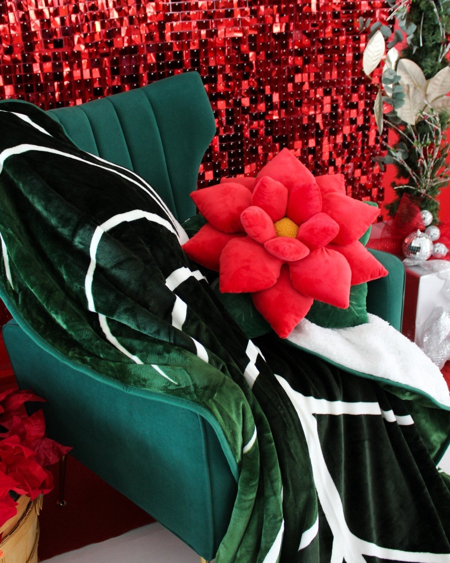 Poinsettia Pillow - Christmas Red - mosswell.us