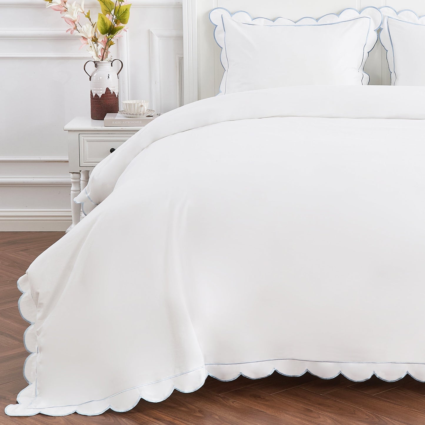 Scallop Frame Embroidered Cotton Percale Duvet Set - mosswell.us