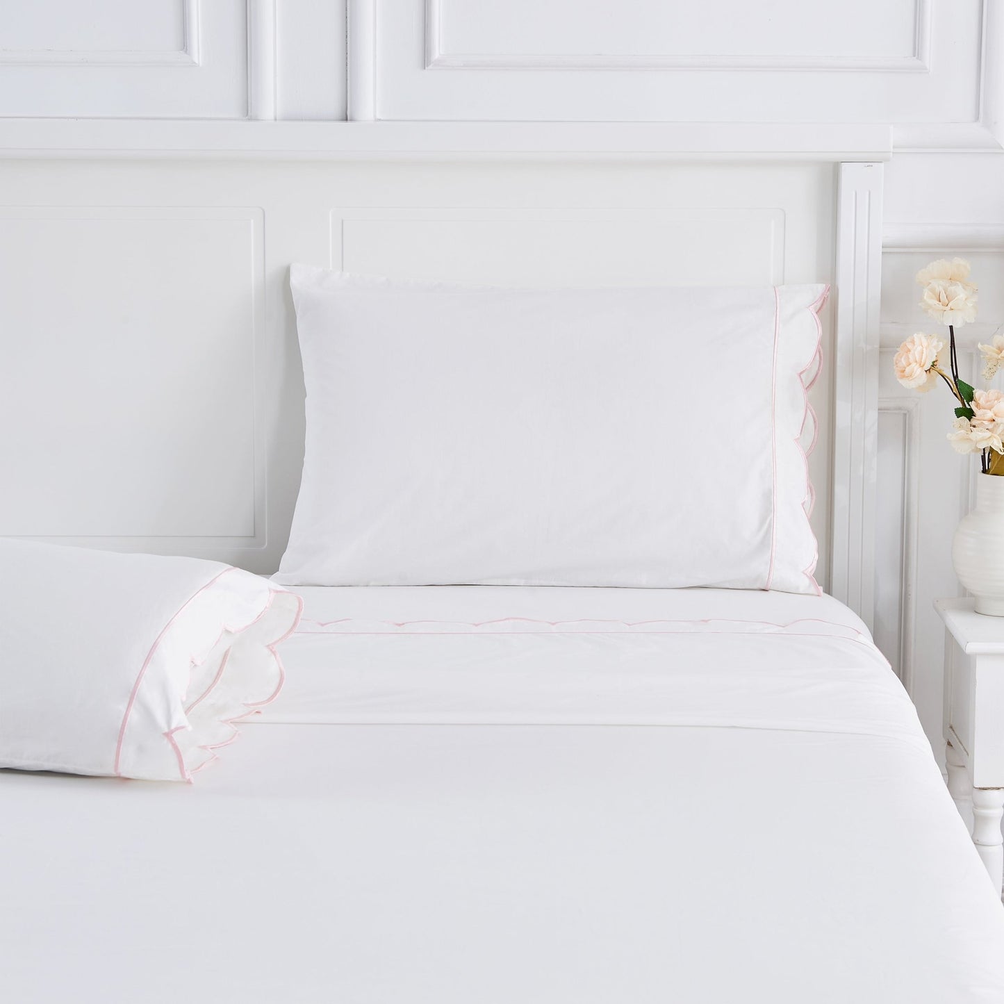 Scallop Frame Embroidered Cotton Percale Sheet Set - mosswell.us