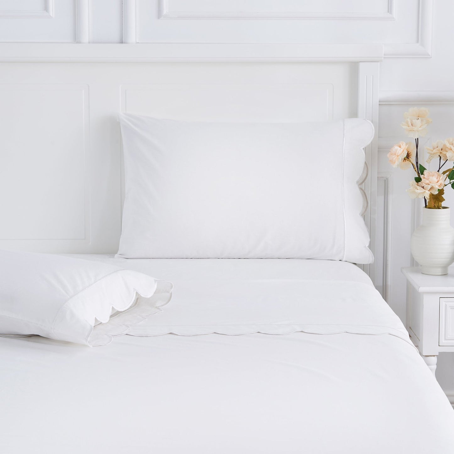 Scallop Frame Embroidered Cotton Percale Sheet Set - mosswell.us