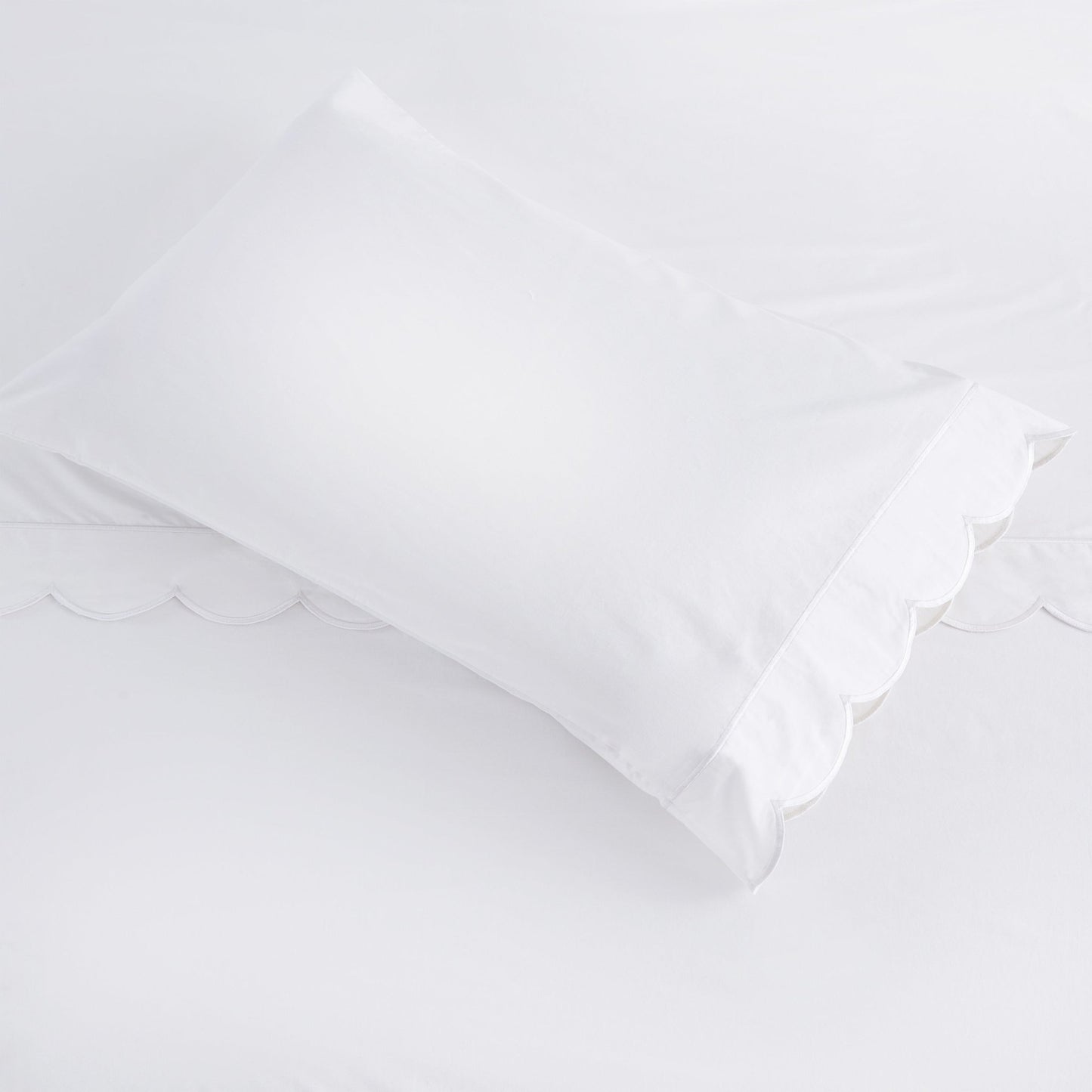 Scallop Frame Embroidered Cotton Percale Sheet Set - mosswell.us