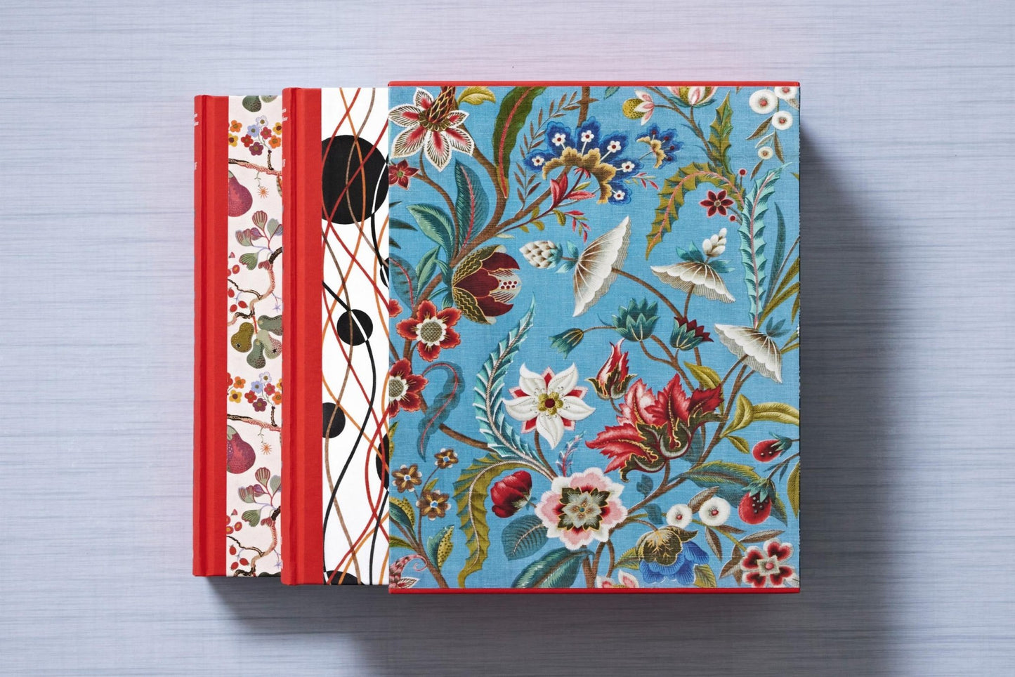 The Book of Printed Fabrics. From the 16th century until today (German, French, English) - mosswell.us