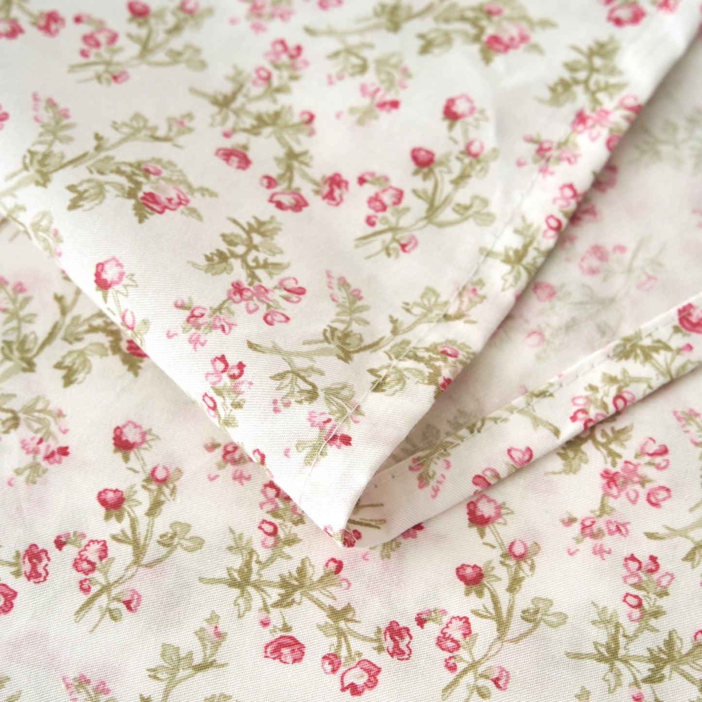 DaDa Bedding Collection Romantic Coquette Sheet Set - 100% Cotton [ Poplin Cotton ] Floral Fitted & Flat Sheets with Pillowcases - Deep Pocket Design - Soft, Breathable, Wrinkle - Resistant - mosswell.us