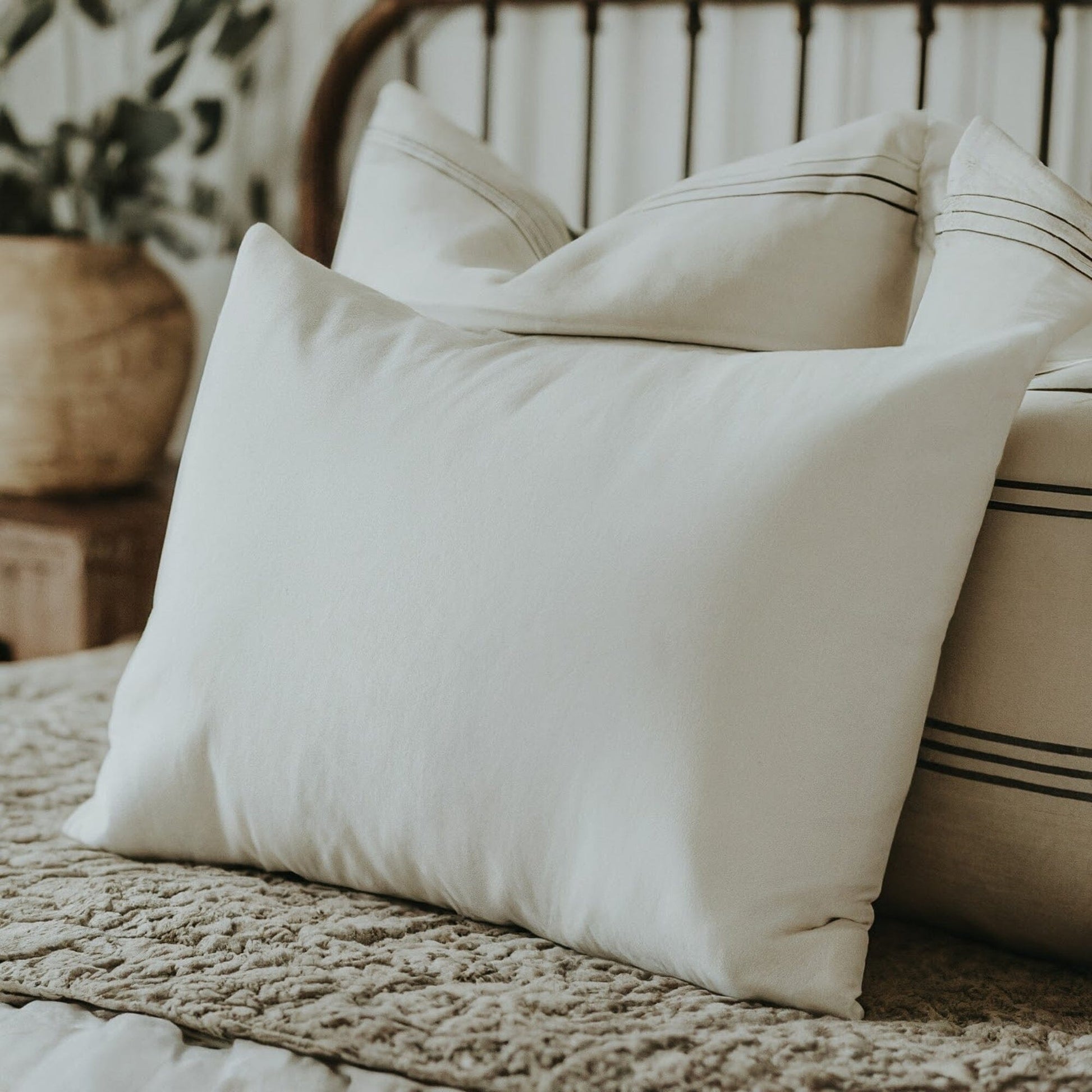 Dada Bedding Luxury 20x28 Pillow Insert - Soft Medium Firm, Premium Polyester, Perfect for Side and Back Sleepers - mosswell.us