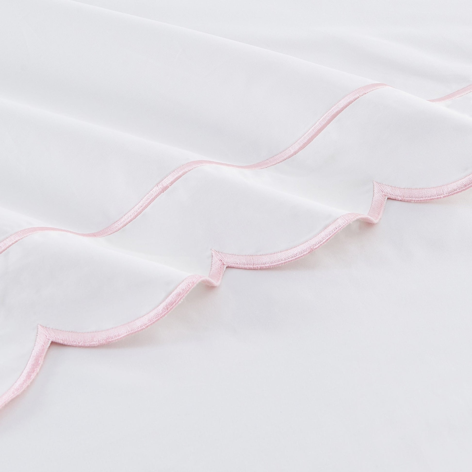 Scallop Frame Embroidered Cotton Percale Sheet Set - mosswell.us