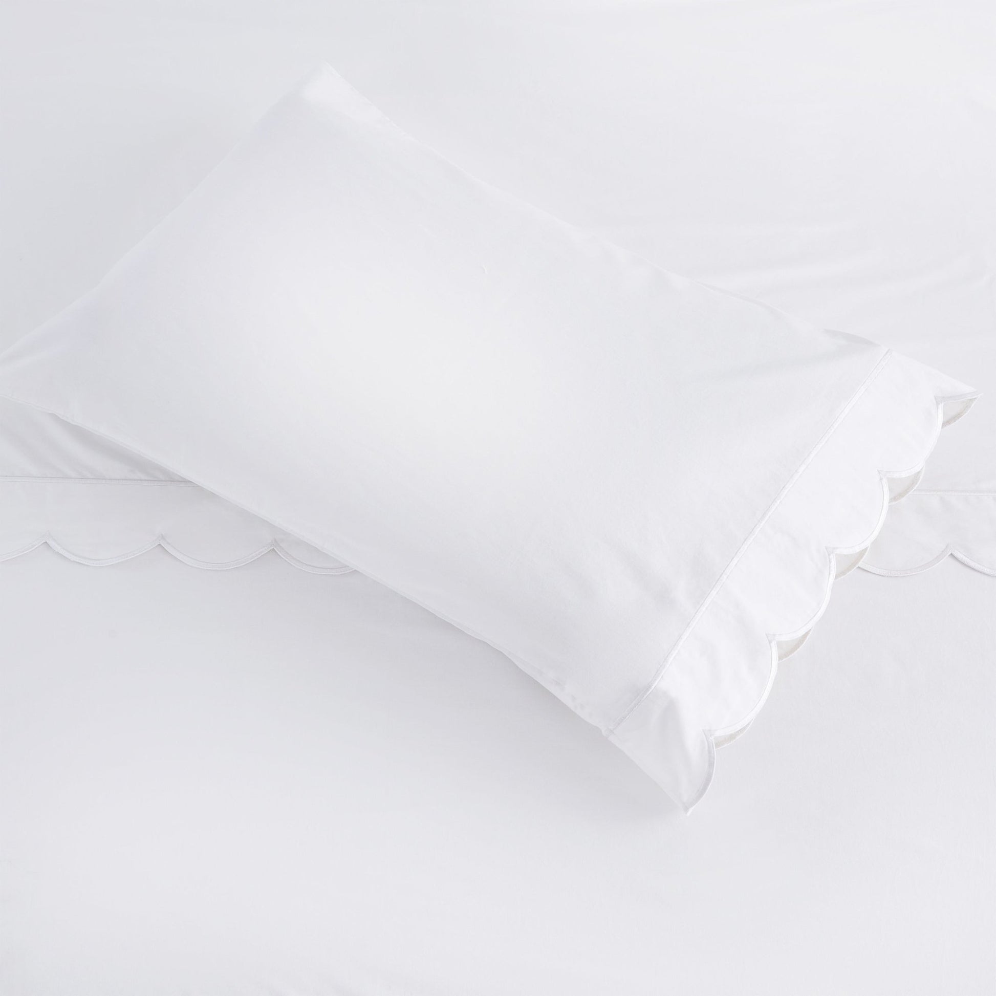 Scallop Frame Embroidered Cotton Percale Sheet Set - mosswell.us