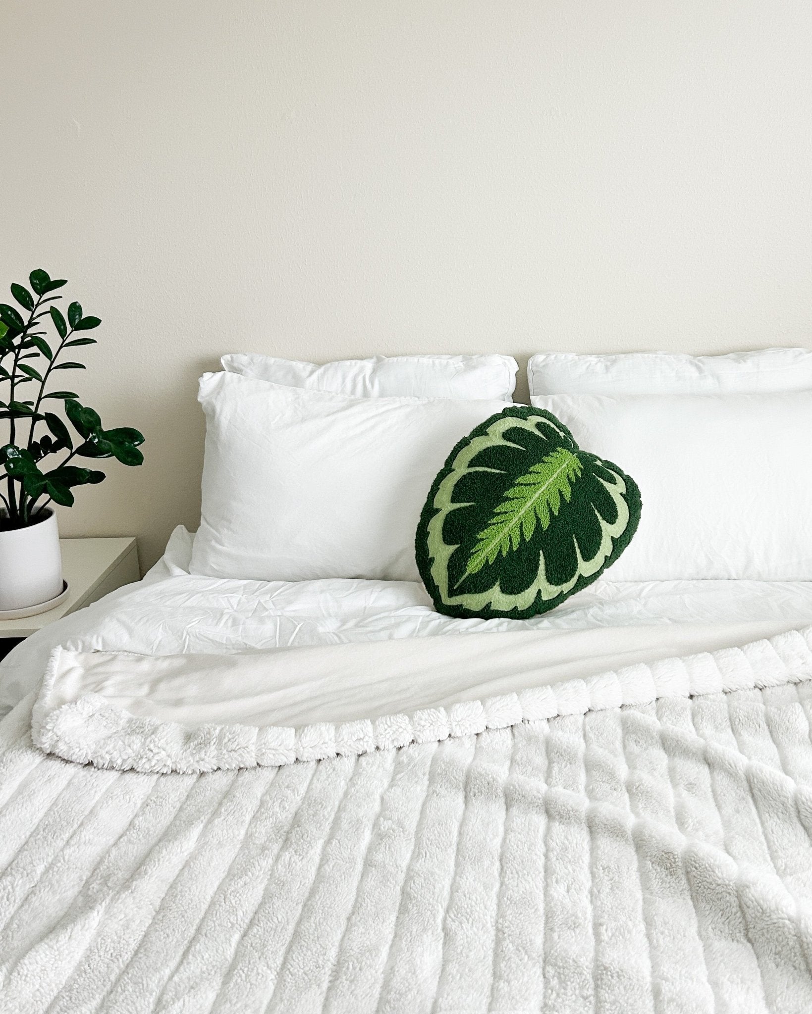 Tufted Calathea Medallion Leaf Pillow - mosswell.us