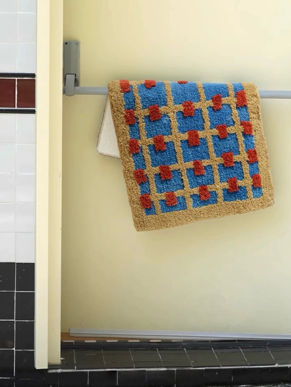 Ultra Soft Whimsical Dopamine Checker Bath Rug, Absorbent Mat - mosswell.us
