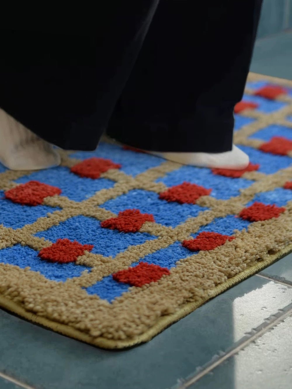 Ultra Soft Whimsical Dopamine Checker Bath Rug, Absorbent Mat - mosswell.us